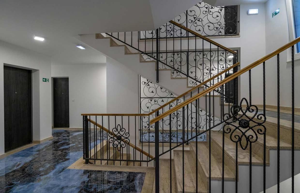 Apartment Luxury Domiel